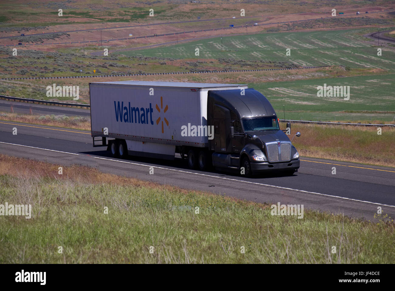 Wal-Mart Semi-Truck rurali in Oregon, USA Foto Stock