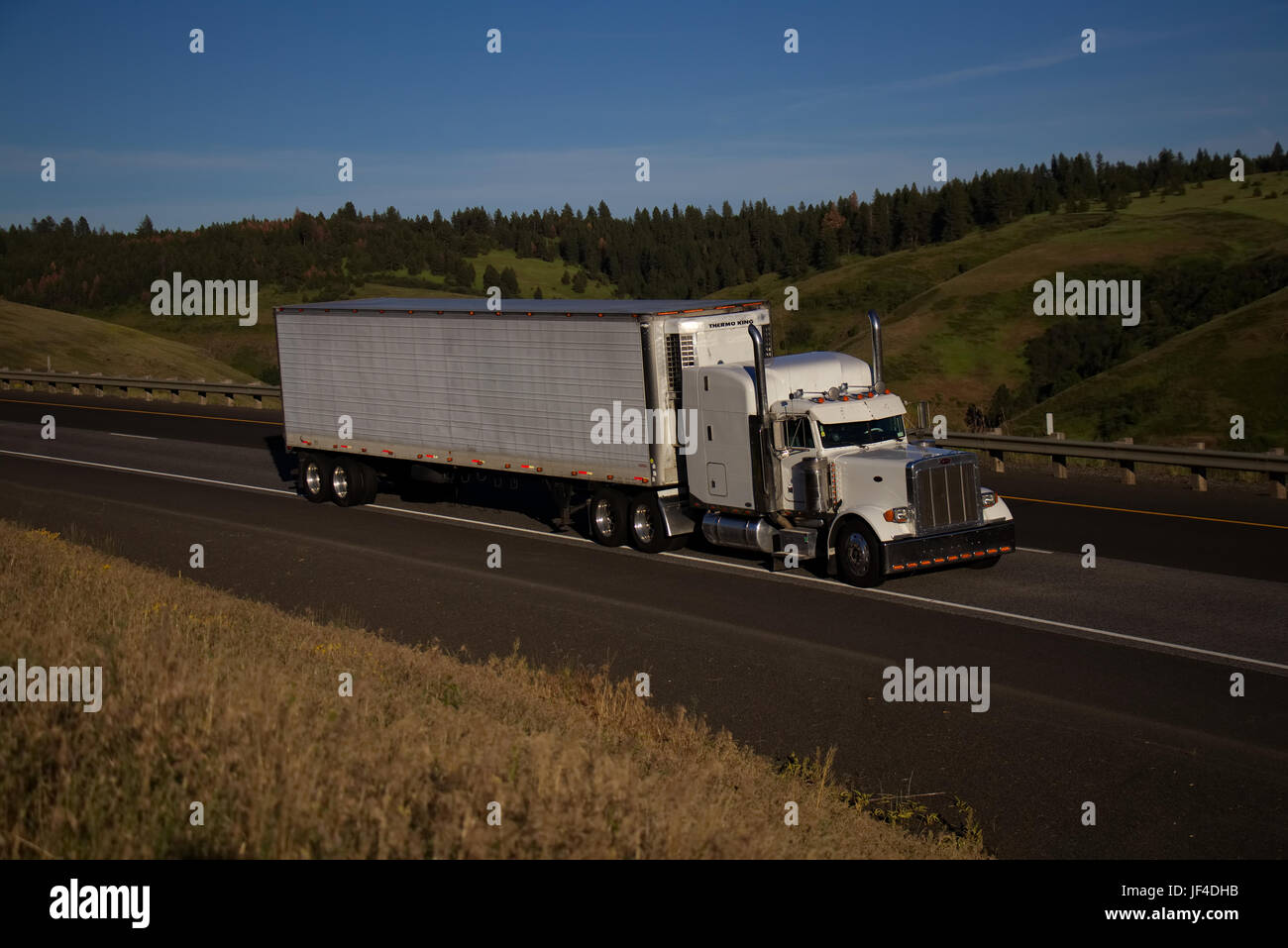 Peterbilt Bianco / Bianco rimorchio non marcati Foto Stock