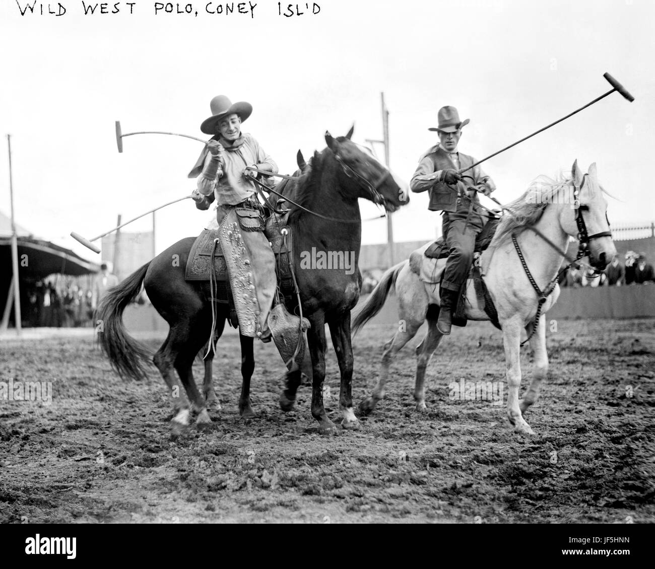 Titolo: Wild West Polo, Coney Isl.Chiamare il numero: LC-B2- 2686-14[P&P]NUMERO DI RIPRODUZIONE: LC-DIG-ggbain-12957 (file digitale dal negativo originale)I DIRITTI INFORMAZIONI: No restrizioni note sulla pubblicazione.medio: 1, negativo : vetro ; 5 x 7 in. o inferiore.CREATO/pubblicato: [no data registrata sulla scheda didascalia]creatore:Bain News Service, publisher.Note:Titolo da dati non verificati forniti dalla Bain Servizio notizie sui negativi o la didascalia cards.fa parte di: George Grantham Bain Collection (Biblioteca del Congresso). Foto Stock