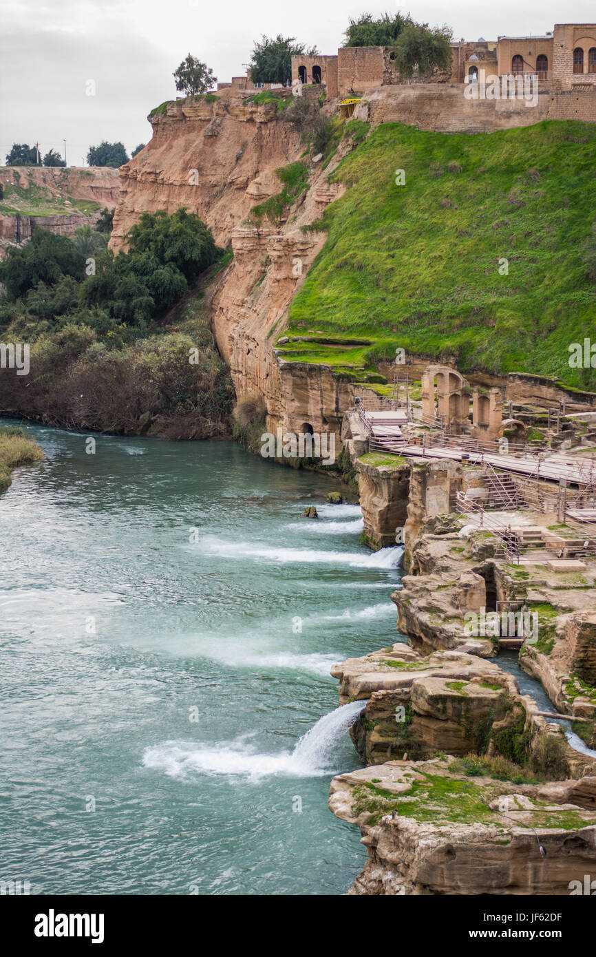 Sistema idraulico storico di Shushtar è quello del primo sistema è in grado di controllare la potenza del flusso di acqua di fresatura Foto Stock