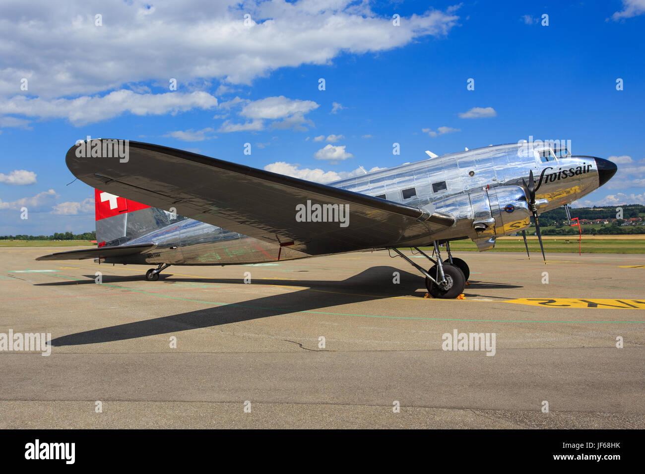 Grenchen/Svizzera Giugno 20, 2017: Douglas DC-3C a Grenchen Aeroporto. Foto Stock