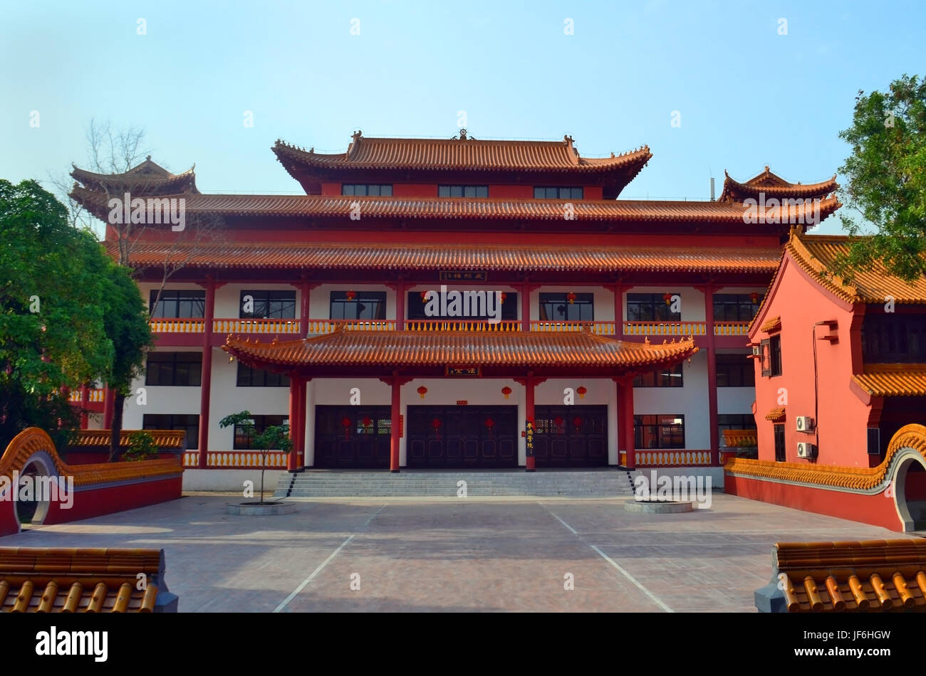 Cinese Tempio buddista a Lumbini, Nepal - il luogo di nascita di Buddha Foto Stock