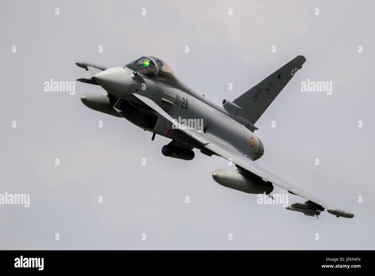 FLORENNES, Belgio - giu 15, 2017: spagnola Air Force Eurofighter Typhoon fighter volo a getto. Foto Stock