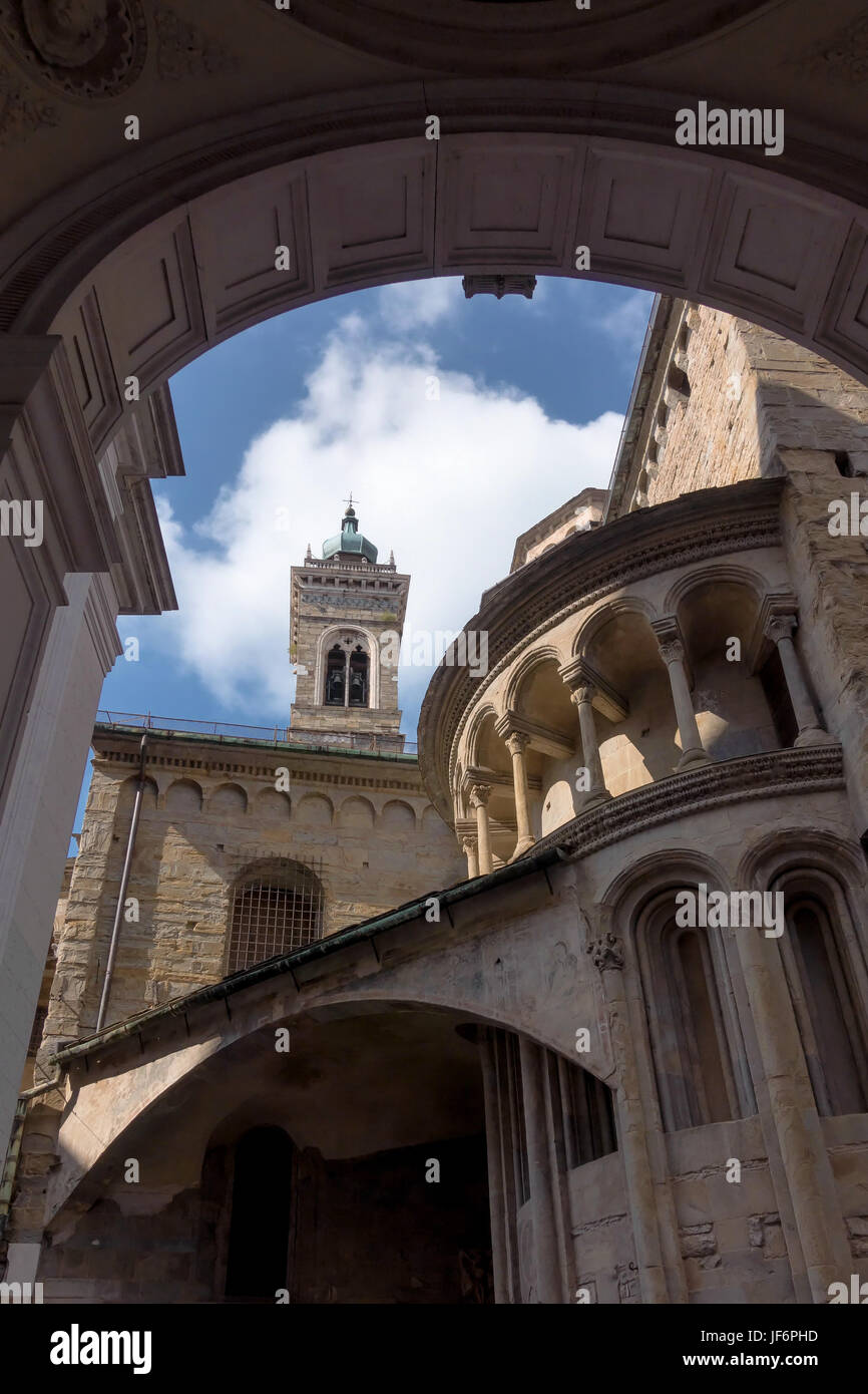 BERGAMO, LOMBARDIA/Italia - 26 giugno : Basilica di Santa Maria Maggiore a Bergamo il 26 giugno 2017 Foto Stock