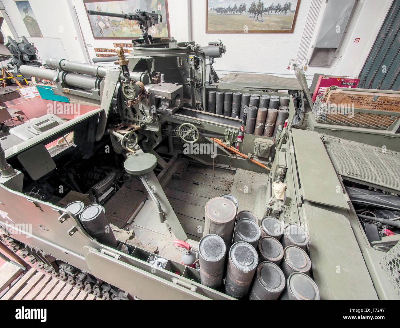 Carrello motoriduttore a obice da 105 mm M7 Priest (interno), artiglieria a fuoco Brasschaat Foto Stock