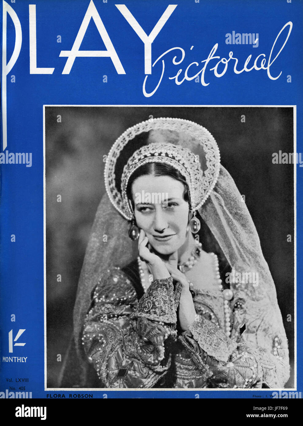 Flora Robson come Maria Tudor in Wilfred Grantham 's 'Mary Tudor' al Playhouse Theatre, Londra, 1935. Copertina di "Play" pittorico. Flora Robson, inglese attrice, 28 marzo 1902 - 7 luglio 1984. Foto Stock