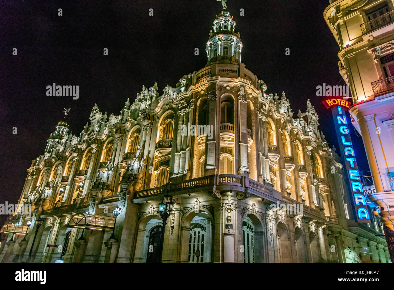 Il GRAN TEATRO DE HABANA è uno dei punti di riferimento lungo il Paseo de MARTI (PRADO) - Havana, Cuba Foto Stock