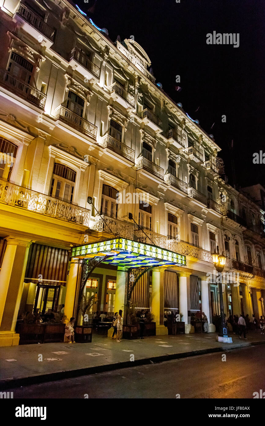 L'hotel Inglaterra è uno dei punti di riferimento lungo il Paseo de MARTI (PRADO) - Havana, Cuba Foto Stock