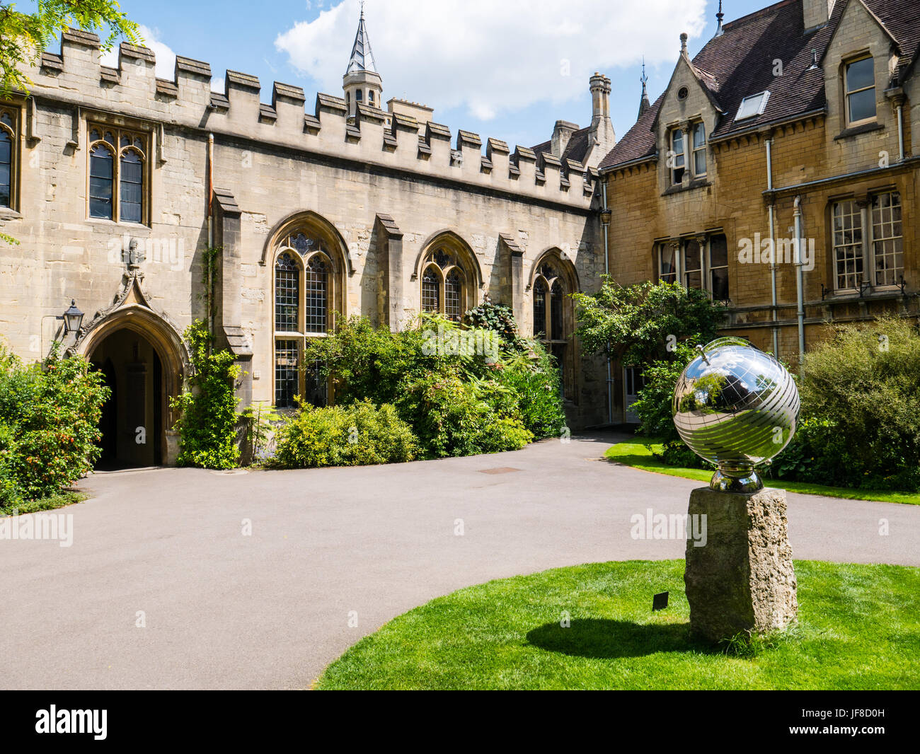 Donne al Balliol College Sundial, New Library, Balliol College, Oxford, Oxfordshire, Inghilterra, Regno Unito, Regno Unito. Foto Stock