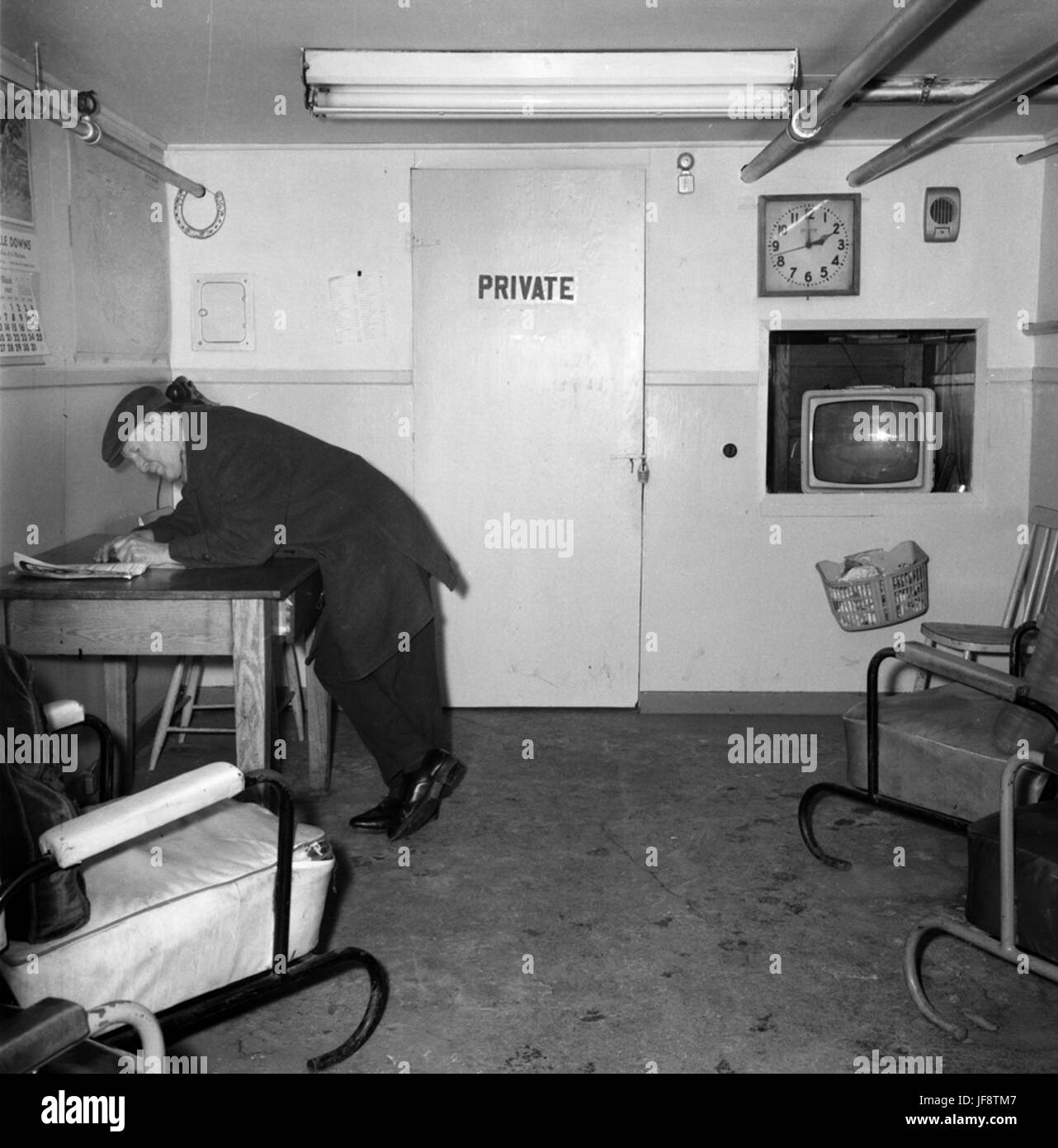 La [sala pausa] della Divisione 508 (of), demolita per realizzare 33664679486 o Halifax, nuova Scozia, Canada, antica, architettura, archivi, opere d'arte, libri, edifici, negozi commerciali, bygone, spazio copia, copertina, disegno, editoriale, fotografia editoriale, storica, storia, illustrazione, disegno di linee, mappa, notizie, vecchio, pittura, foto, fotografia, stock, fotografia stock, libro di testo, sviluppo urbano, vintage Foto Stock