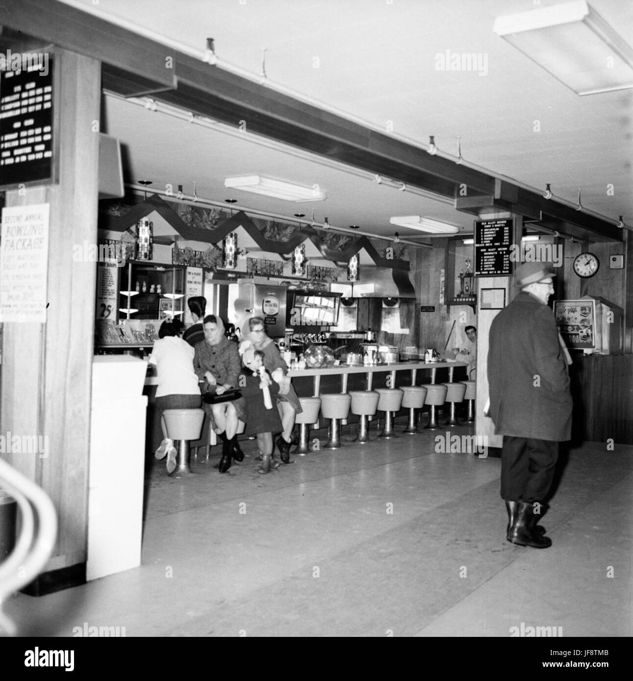 Un'immagine che cattura un bancone da pranzo a Halifax, nuova Scozia, prima della sua demolizione per far posto a Scotia Square, un importante progetto di sviluppo urbano. Foto Stock