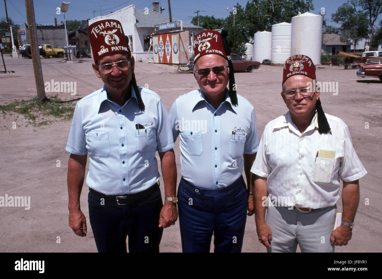 Shriners dalla California indossando cappelli di Fez Foto Stock