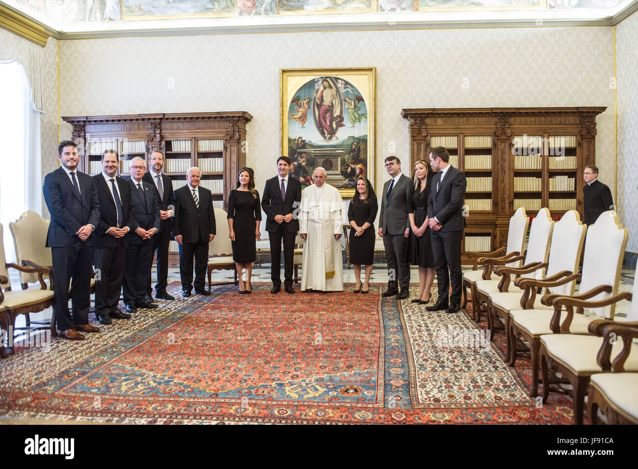 Papa Francesco risponde con il Canada il Primo Ministro Justin Trudeau e sua moglie Sophie Gregoire Trudeau durante una udienza privata in Vaticano. Dotato di: Papa Francesco, Justin Trudeau, Sophie Gregoire dove: Roma, Italia Quando: 29 maggio 2017 Credit: IPA/WENN.com * * disponibile solo per la pubblicazione in UK, USA, Germania, Austria, Svizzera** Foto Stock