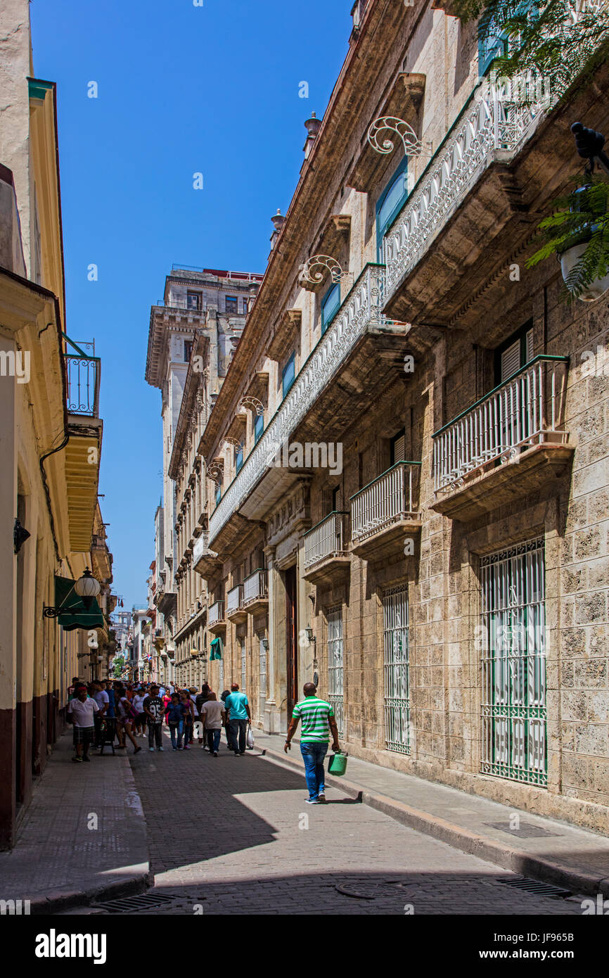 OBISBO street è una mecca turistica - Havana, Cuba Foto Stock