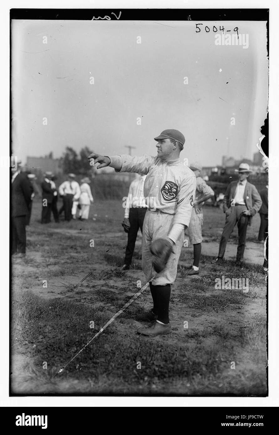 Gus Van, un fumetto e cantante di vaudeville, noto anche per le sue abilità nel baseball, catturato in una fotografia vintage. Foto Stock