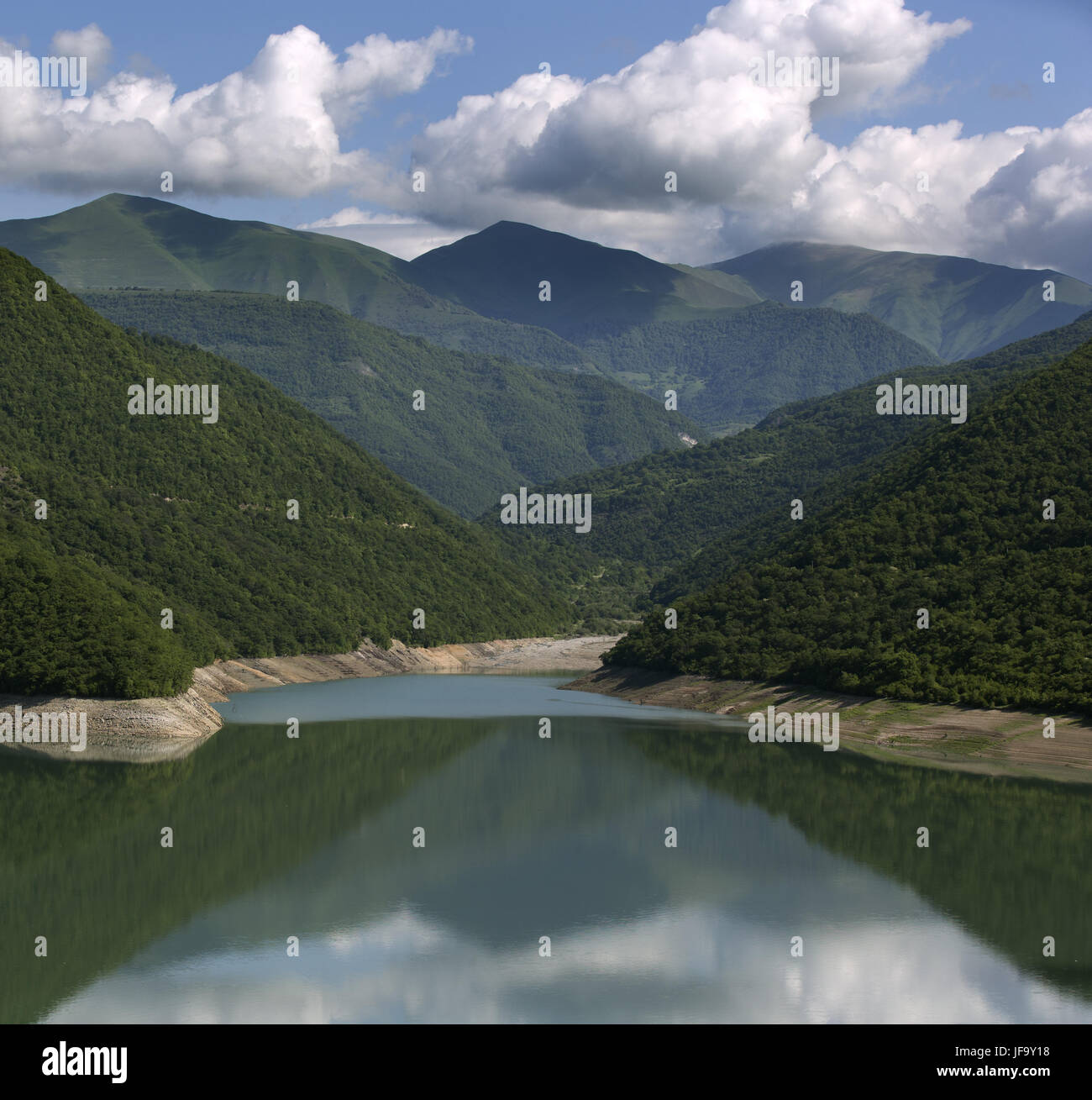 Lago di Ananuri in Georgia paese. Foto Stock