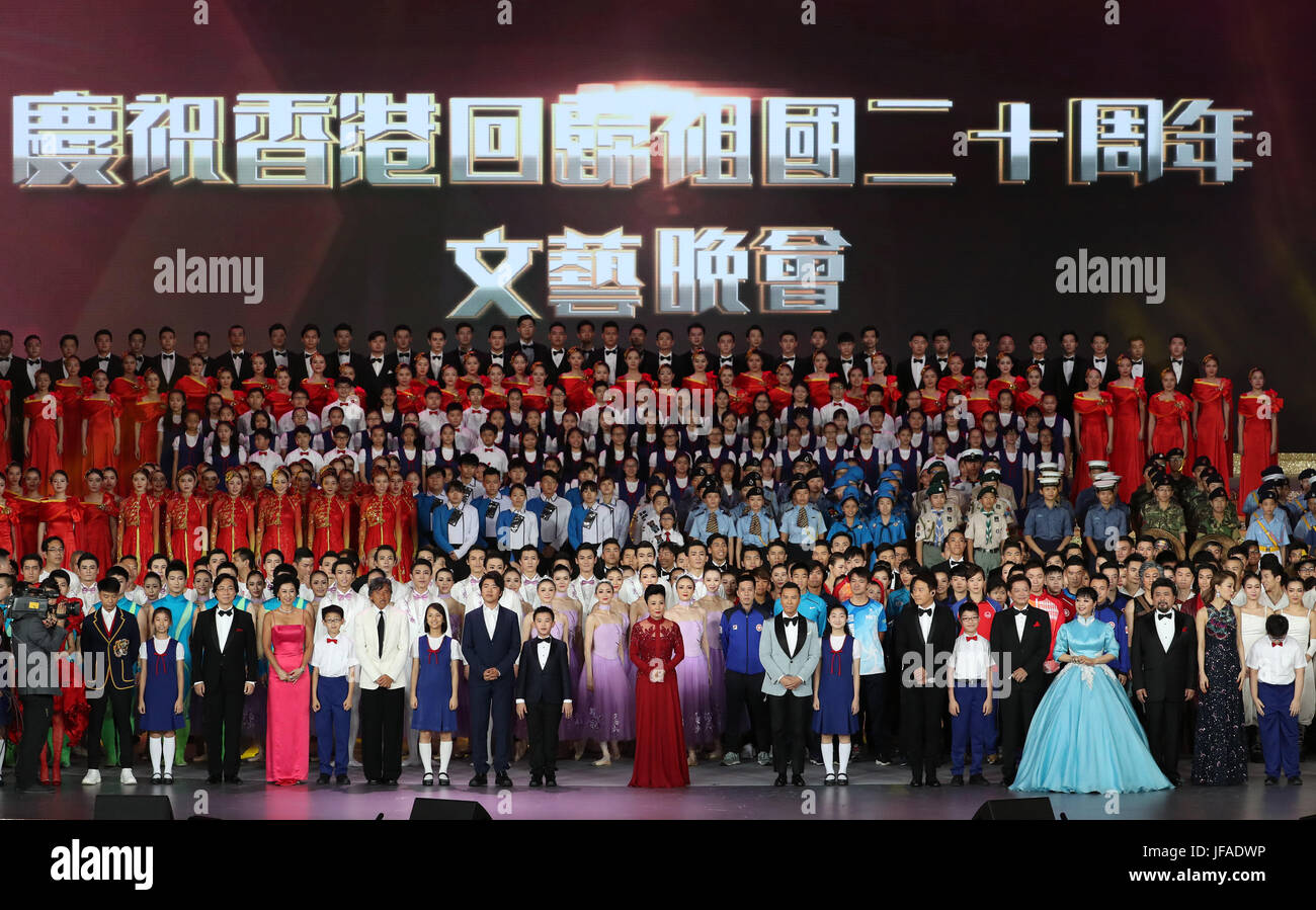 Hong Kong, Cina. Il 30 giugno, 2017. Una serata di gala si terrà per celebrare il ventesimo anniversario della il ritorno di Hong Kong alla madrepatria, a Hong Kong, Cina del Sud, 30 giugno 2017. Credito: Wang Ye/Xinhua/Alamy Live News Foto Stock