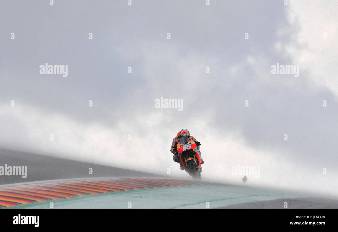 Hohenstein-ernstthal, Germania. Il 30 giugno, 2017. Spagnolo biker MotoGP Dani Pedrosa del Repsol Honda Team in azione durante la seconda libera pratica presso la pista del Sachsenring in Hohenstein-ernstthal, Germania, 30 giugno 2017. Foto: Hendrik Schmidt/dpa-Zentralbild/dpa/Alamy Live News Foto Stock