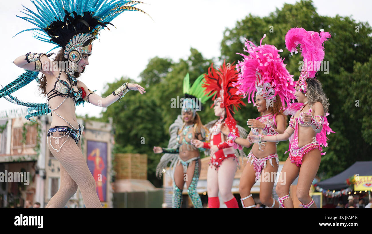 Londra, Regno Unito. Il 30 giugno, 2017. Ballerini di eseguire al 2017 Ora legale Regno Unito (BST) Festival in Hyde Park di Londra. Foto Data: Venerdì, 30 giugno 2017. Foto di credito dovrebbe leggere: Roger Garfield/Alamy Live News Foto Stock