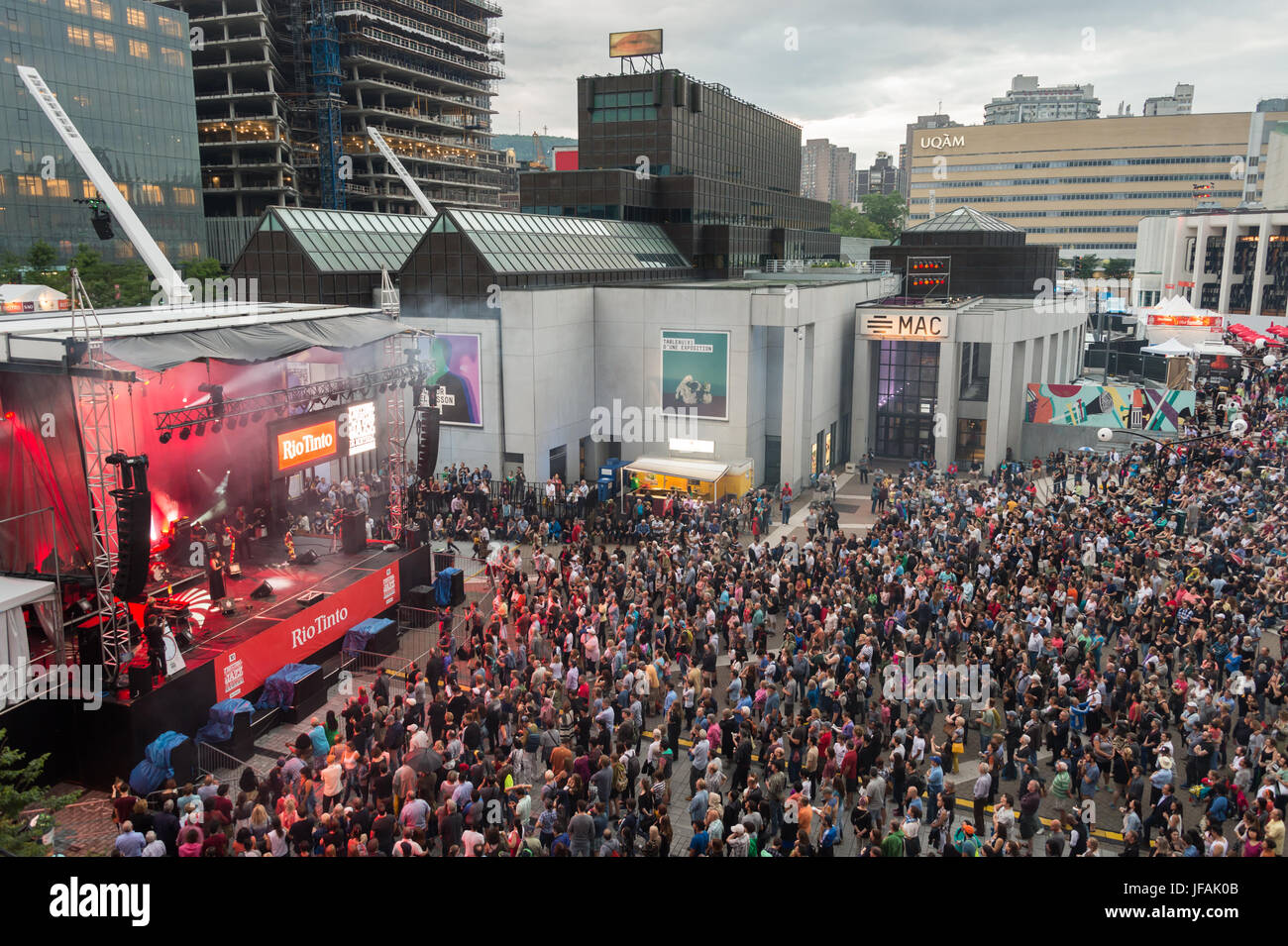 Montreal, Canada - 30 Giugno 2017: Place Des Arts durante Kat Wright performance al Festival di Jazz. Foto Stock