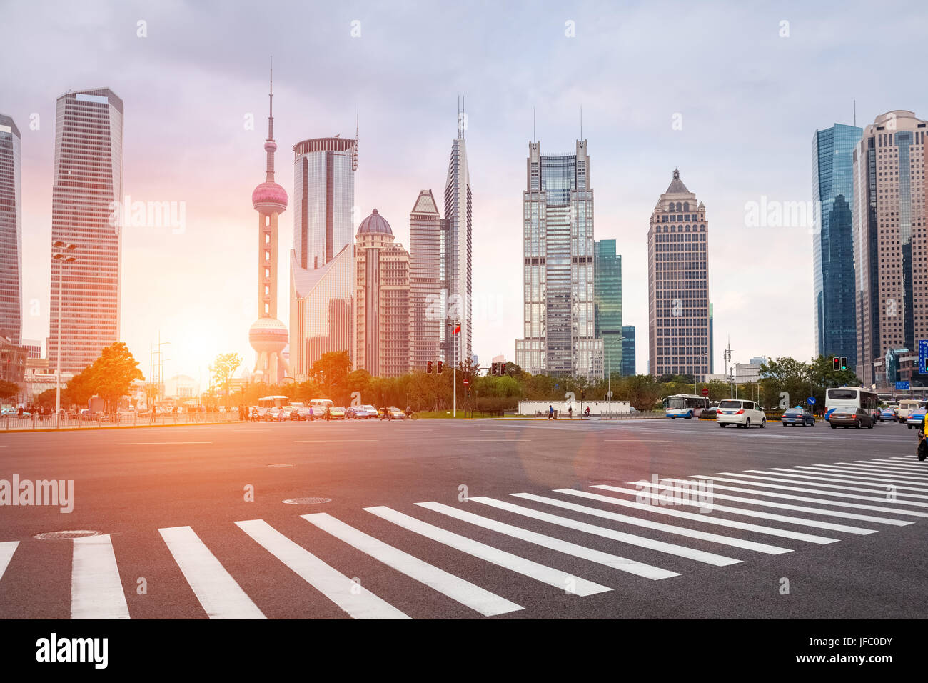 Scena di strada di shanghai century avenue Foto Stock