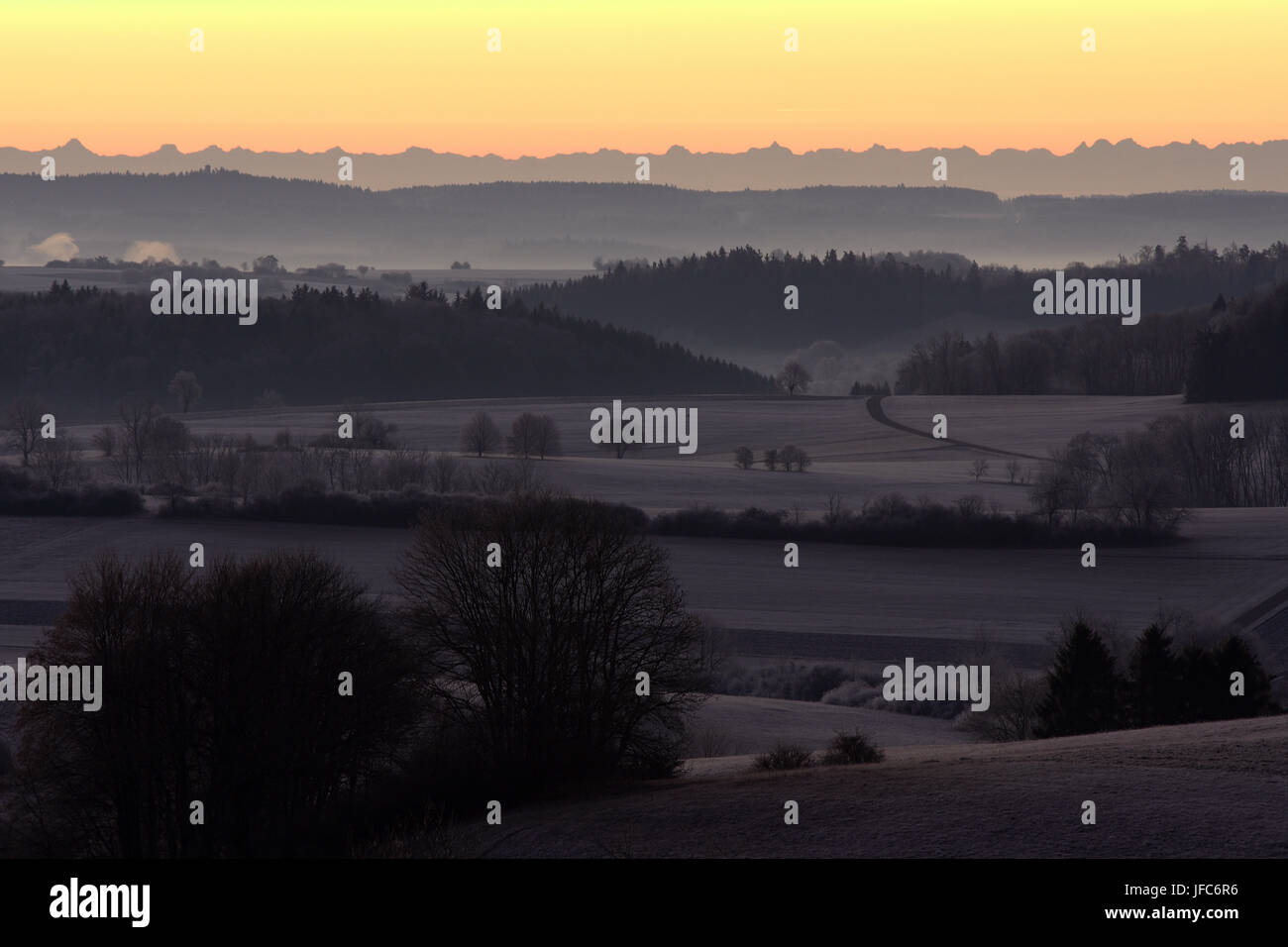 Atmosfera mattutina, sunrise, nebbia, alpi Foto Stock