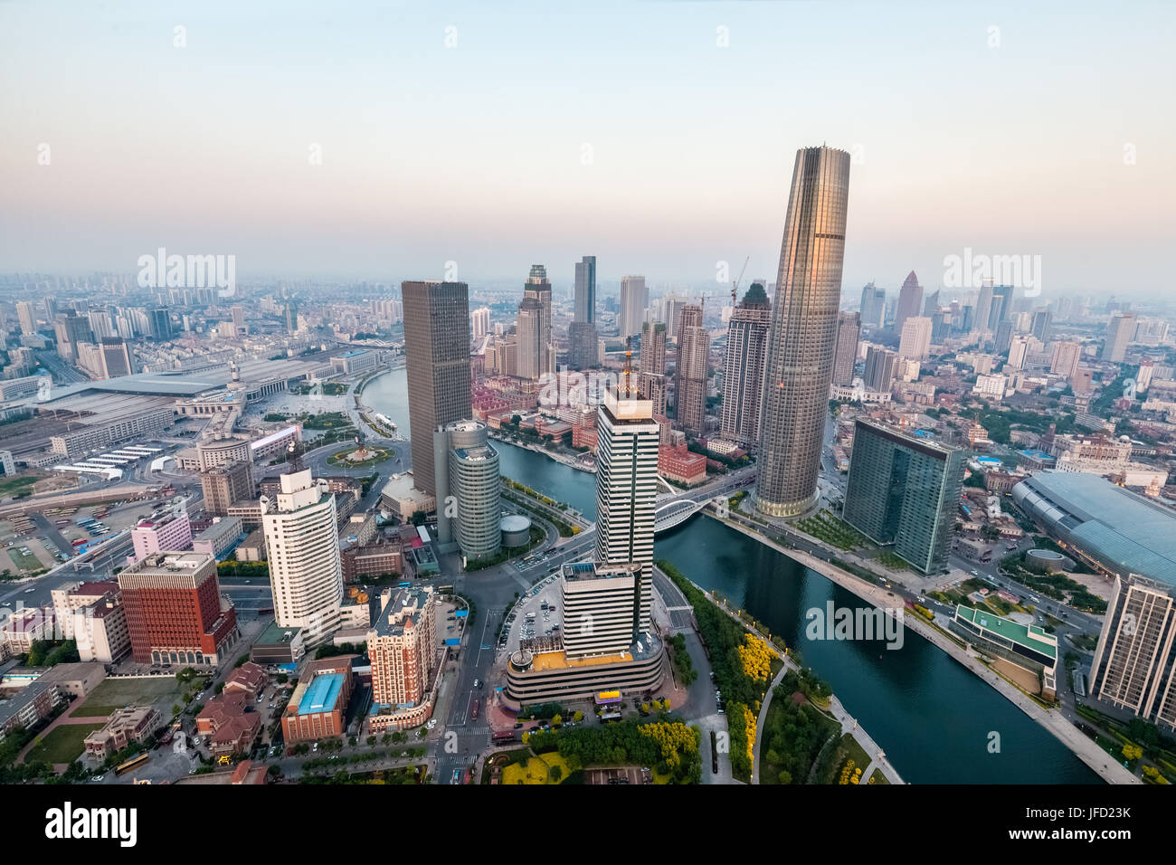 Tianjin skyline al tramonto Foto Stock