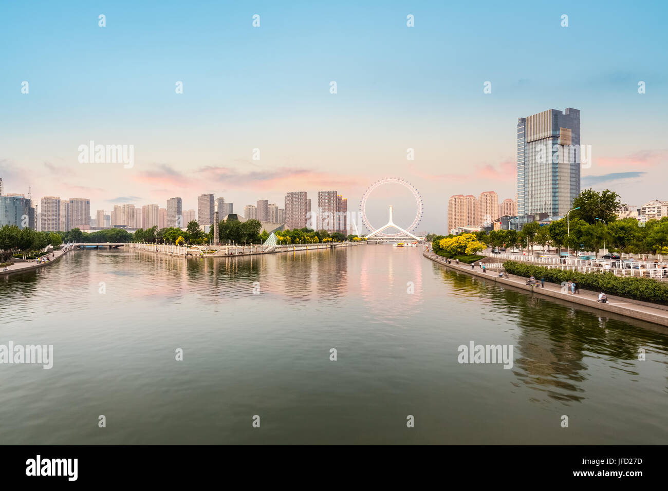 Tianjin Fiume Haihe al crepuscolo Foto Stock