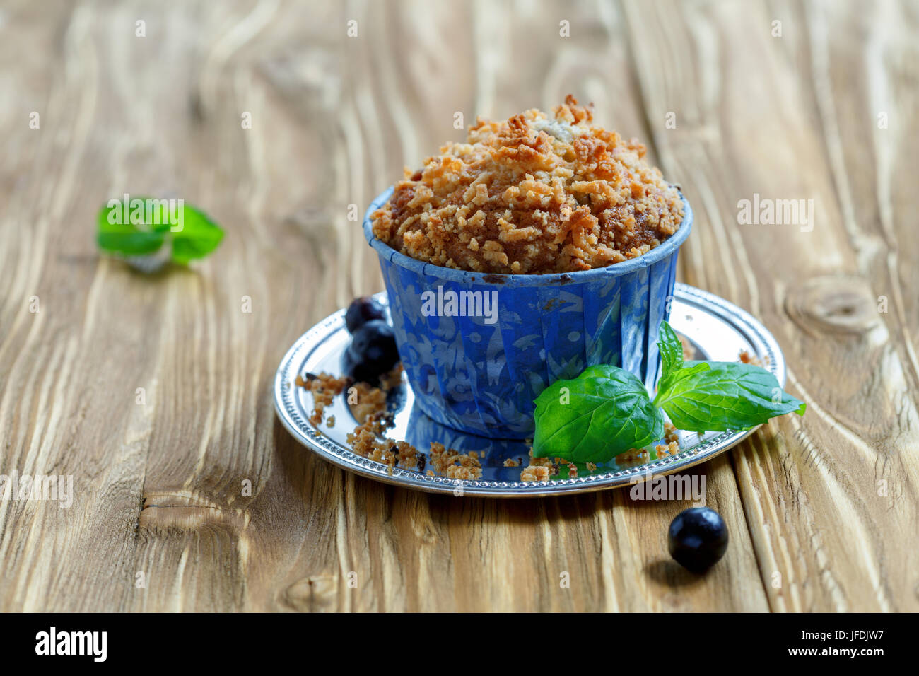 Muffin fatti in casa con ribes nero. Foto Stock