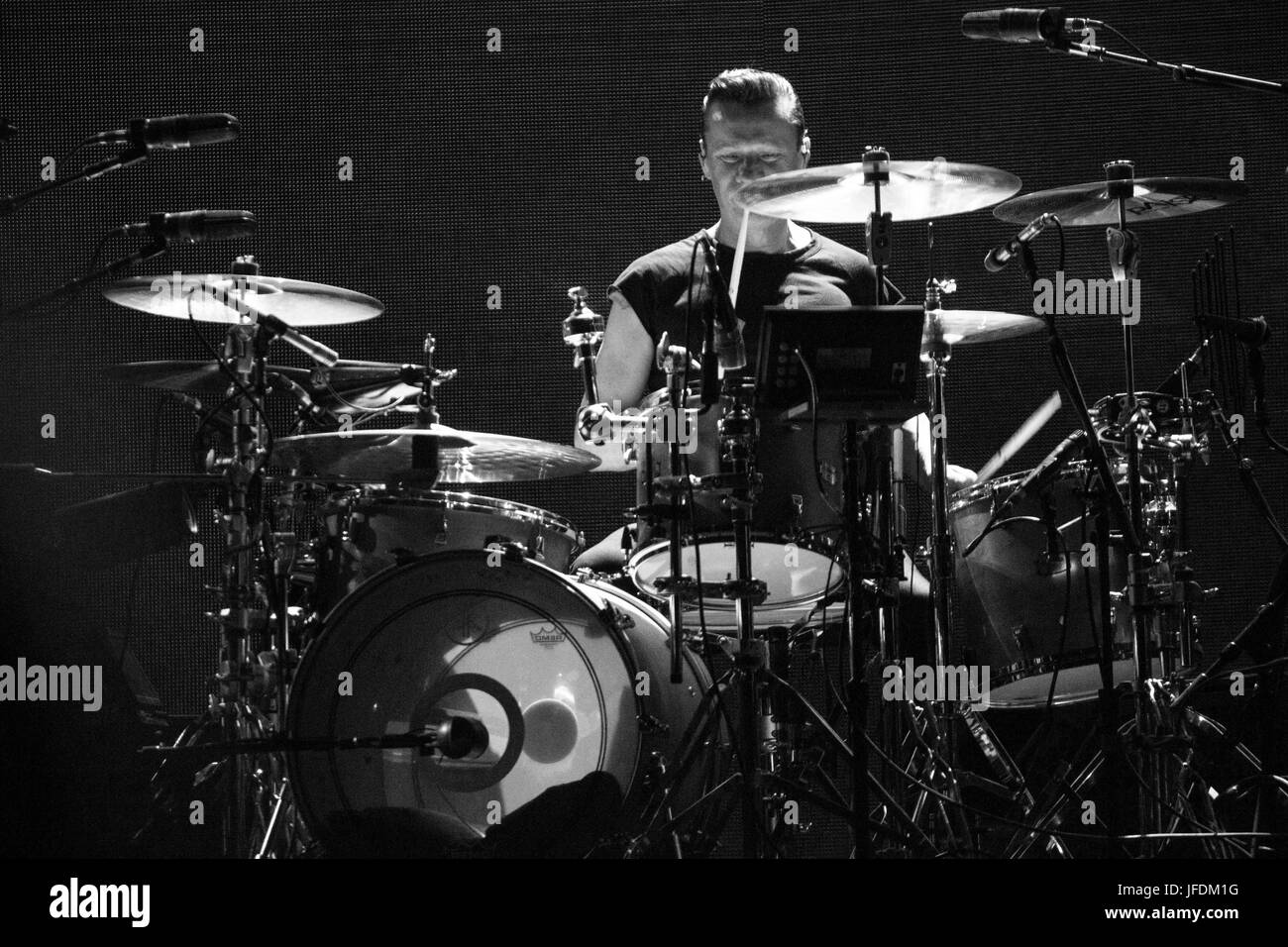 U2 Joshua Tree trentesimo anniversario 1987-2017 una serie di immagini che mostra lo stato d'animo U2's Joshua Tree 30 anni di anniversario reunion tour a MetLife stadium NJ Foto Stock