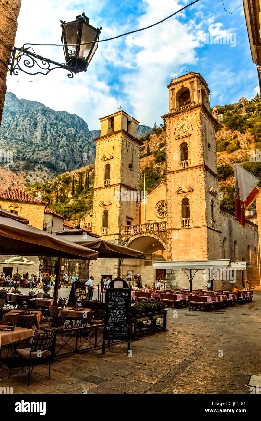 Vista di Kotor vecchie strade, Montenegro Foto Stock