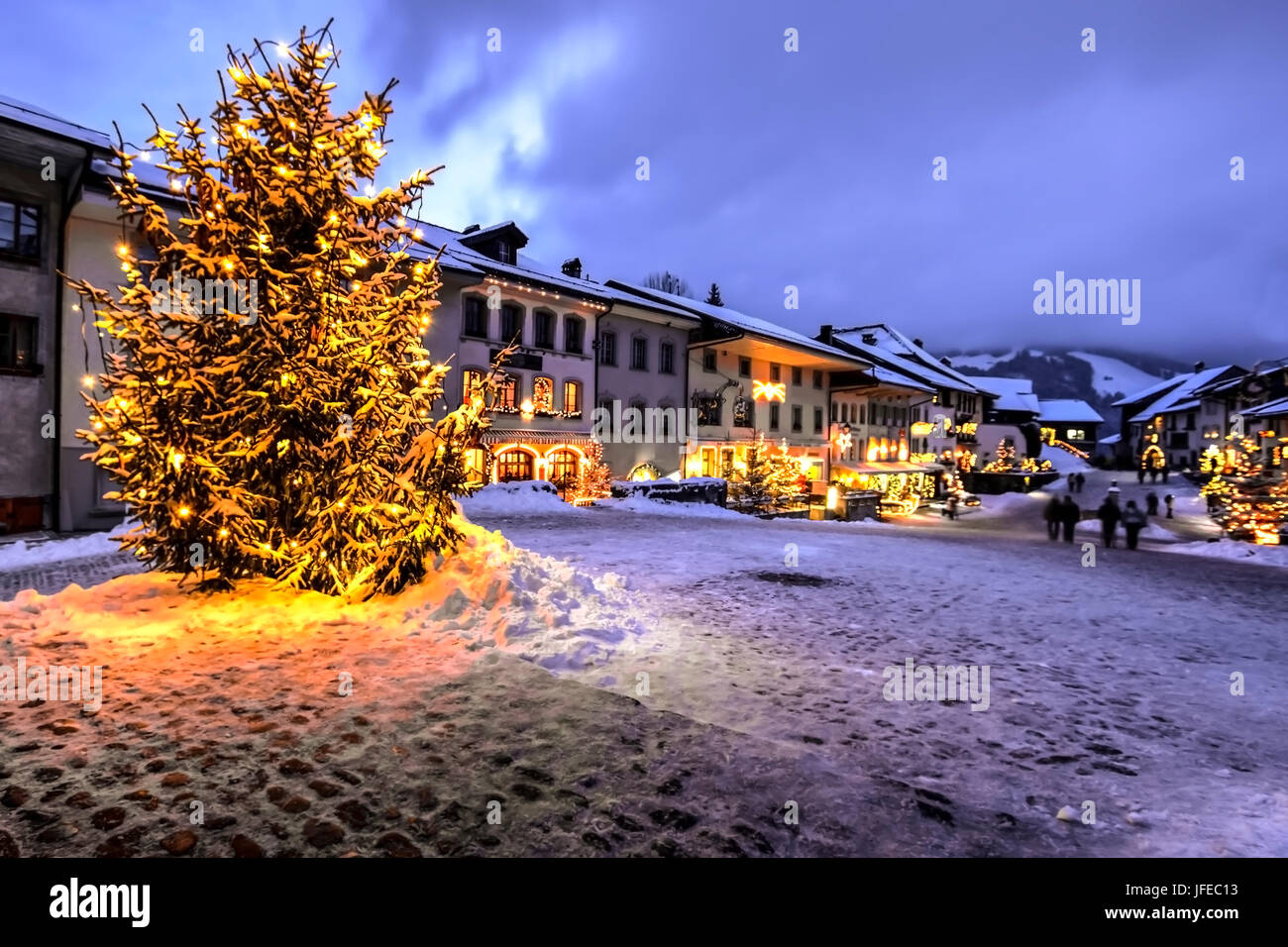 Albero di natale nel Villaggio di Groviera, Fribourgh cantone, Svizzera Foto Stock