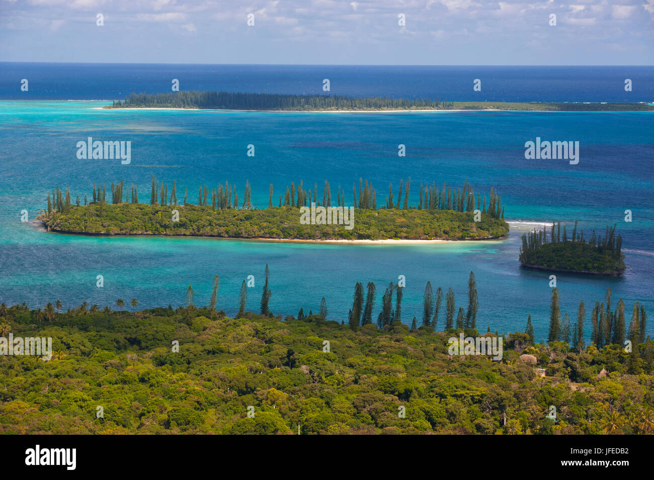 Si affacciano sul Ile des Pins, Nuova Caledonia, Melanesia, Sud Pacifico Foto Stock