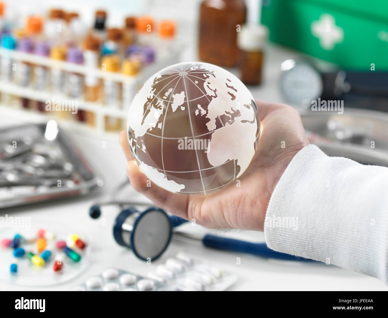 Modello rilasciato. Global Healthcare, immagine concettuale. Foto Stock