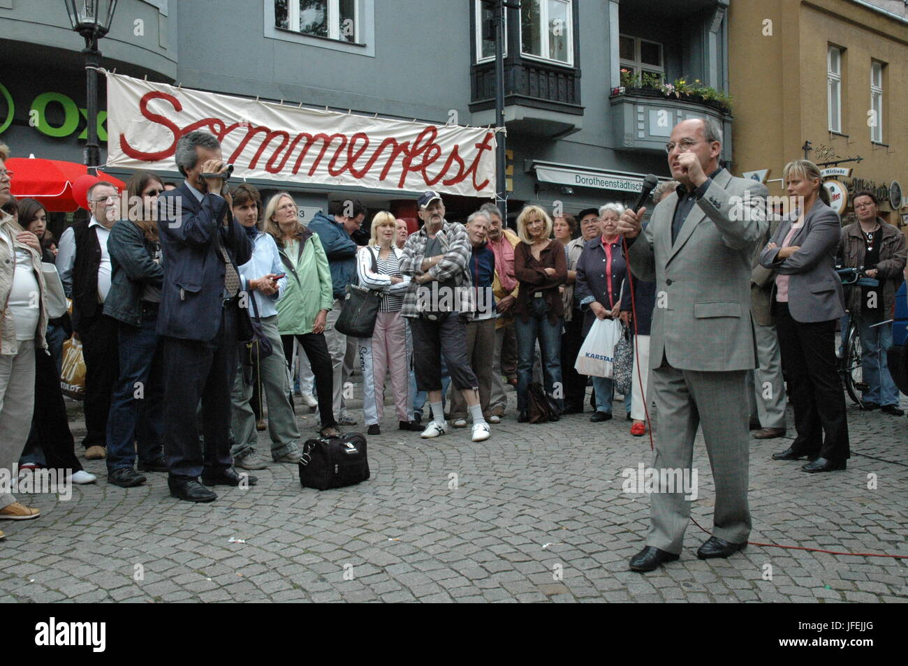 Gregor Gysi Florian, uomo politico tedesco parla al summer festival in Berlin Spandau il 9 settembre 2006, Germania Foto Stock