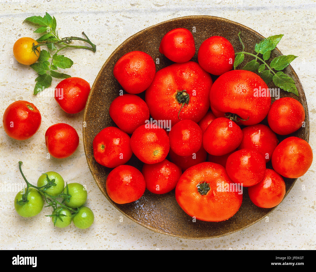 Pomodori freschi in un tono peel Foto Stock