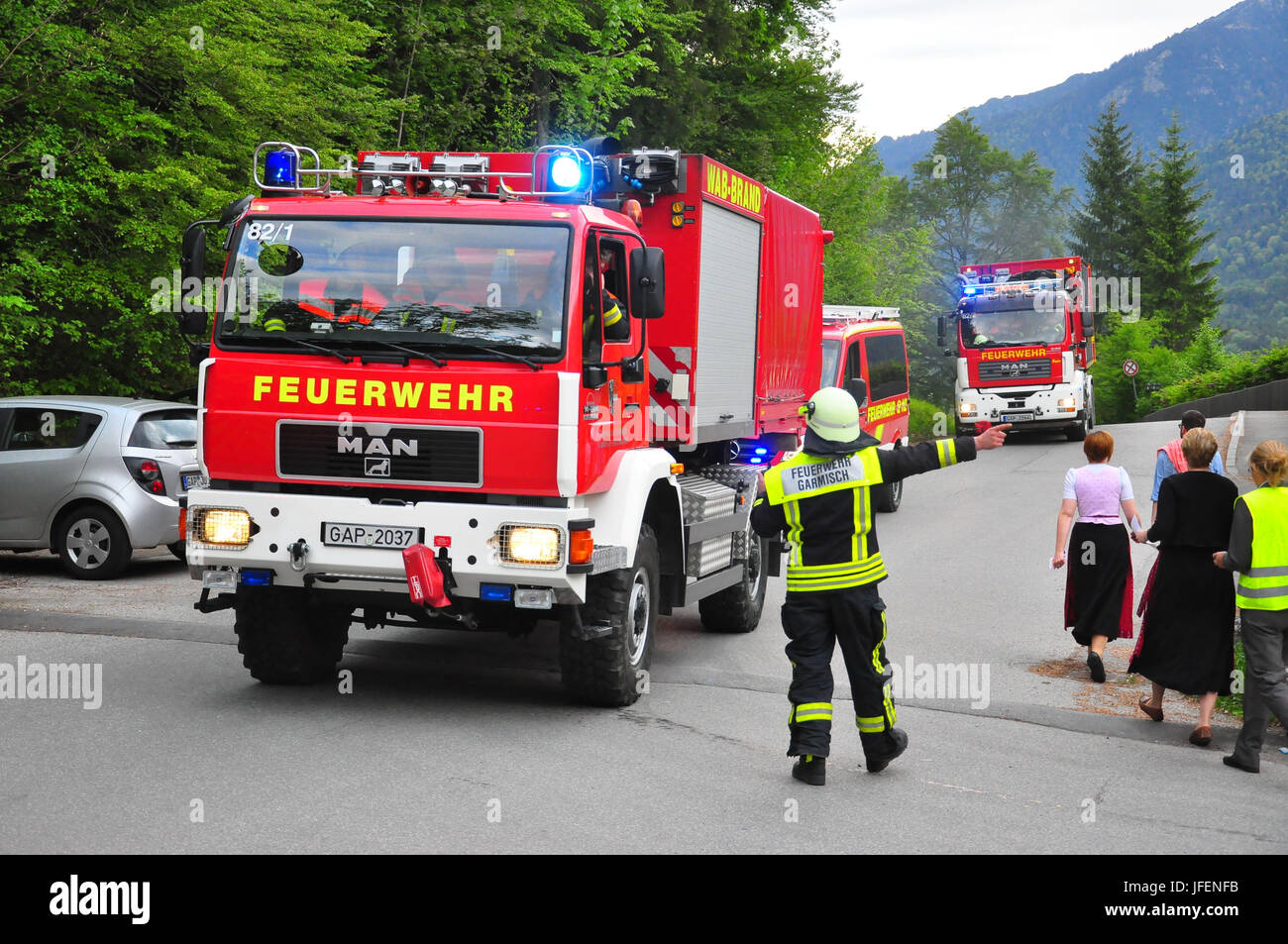 Vigili del fuoco, vigili del fuoco, per la lotta antincendio veicolo, entrata viaggi, formazione Foto Stock