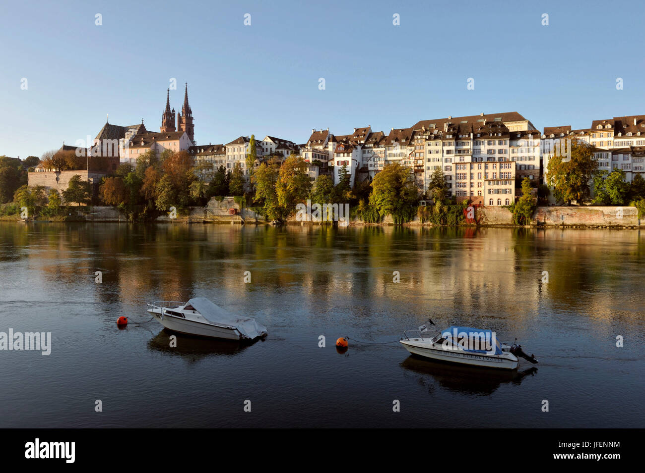 La Svizzera, il Cantone di Basilea Città e Basilea, la riva sinistra del fiume Reno, Grande Basilea e la zona della cattedrale con la Cattedrale Foto Stock