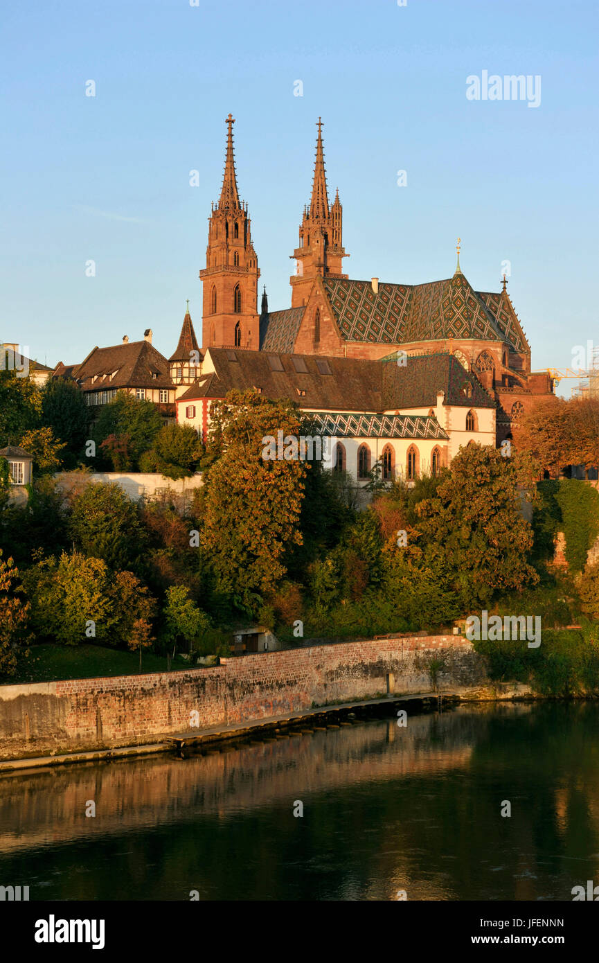 La Svizzera, il Cantone di Basilea Città e Basilea, la riva sinistra del fiume Reno, Grande Basilea e la zona della cattedrale con la Cattedrale Foto Stock