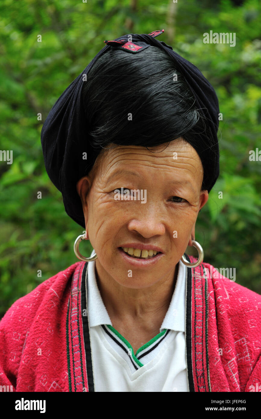 Cina, provincia di Guangxi, aera Longsheng, Dazhai village, rosso minoranza Yao Foto Stock