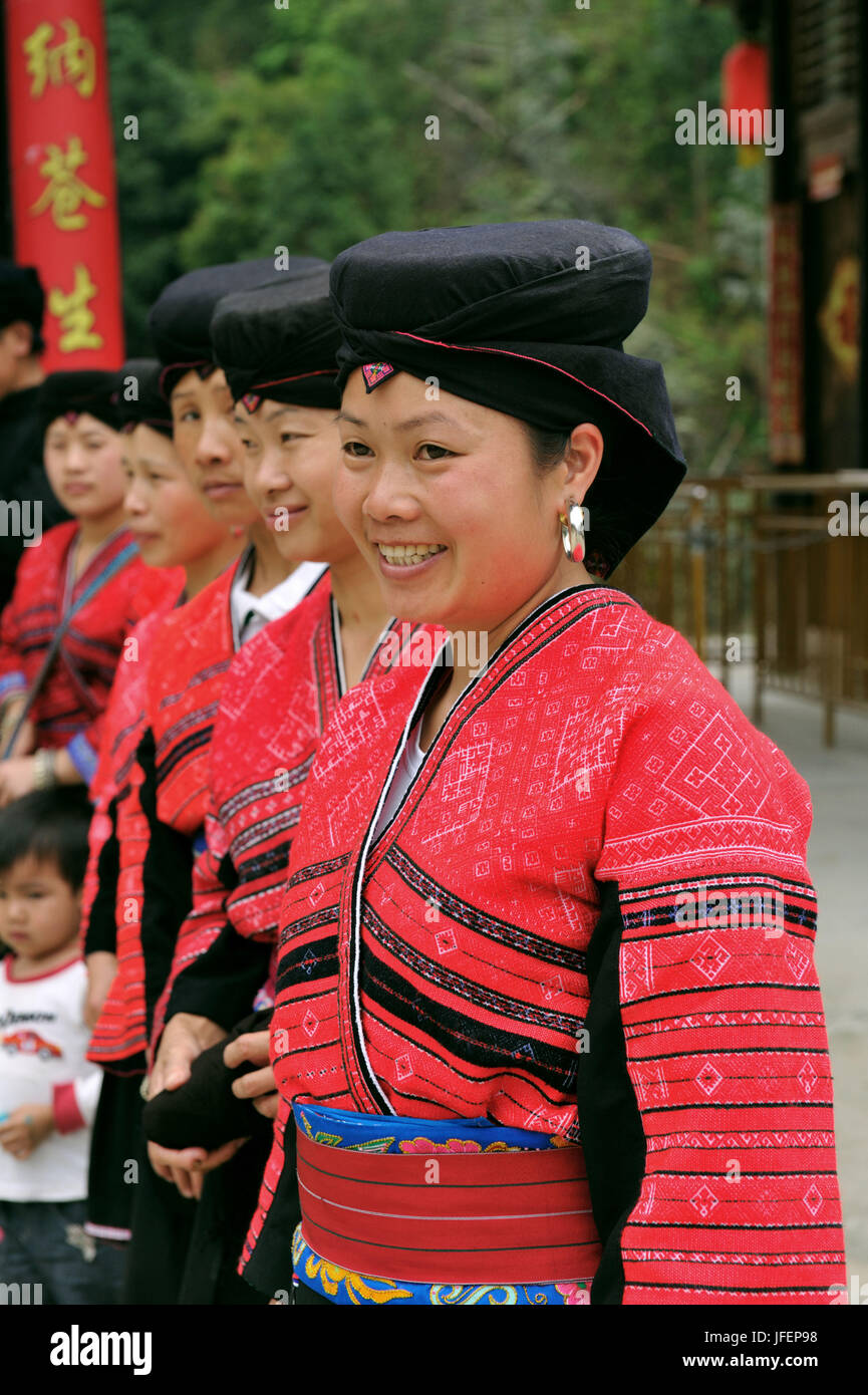 Cina, provincia di Guangxi, aera Longsheng, Dazhai village, rosso minoranza Yao Foto Stock