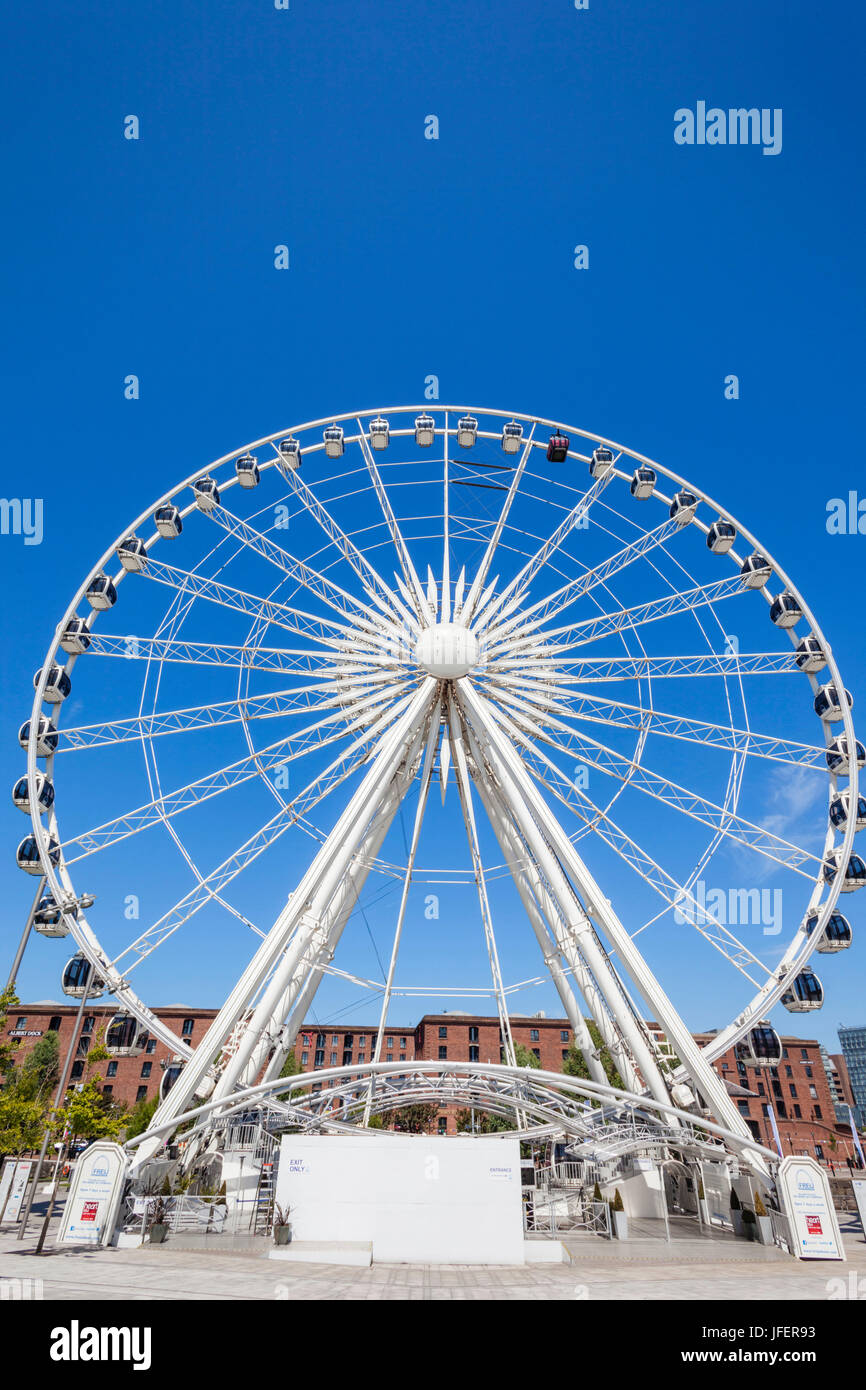 Inghilterra, Merseyside, Liverpool, Albert Dock ruota di Liverpool Foto Stock