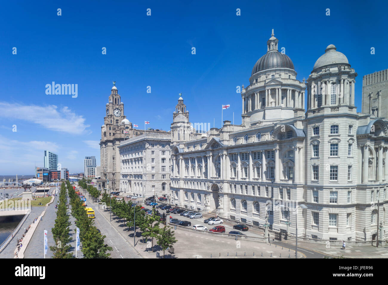 Inghilterra, Merseyside, Liverpool, Pier Head, Le Tre Grazie edifici, Royal Liver e Cunard e il porto di Liverpool edifici Foto Stock