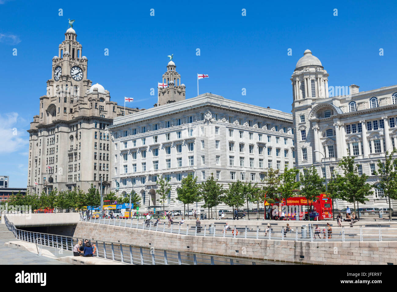 Inghilterra, Merseyside, Liverpool, Pier Head, Le Tre Grazie edifici, Royal Liver e Cunard e il porto di Liverpool edifici Foto Stock