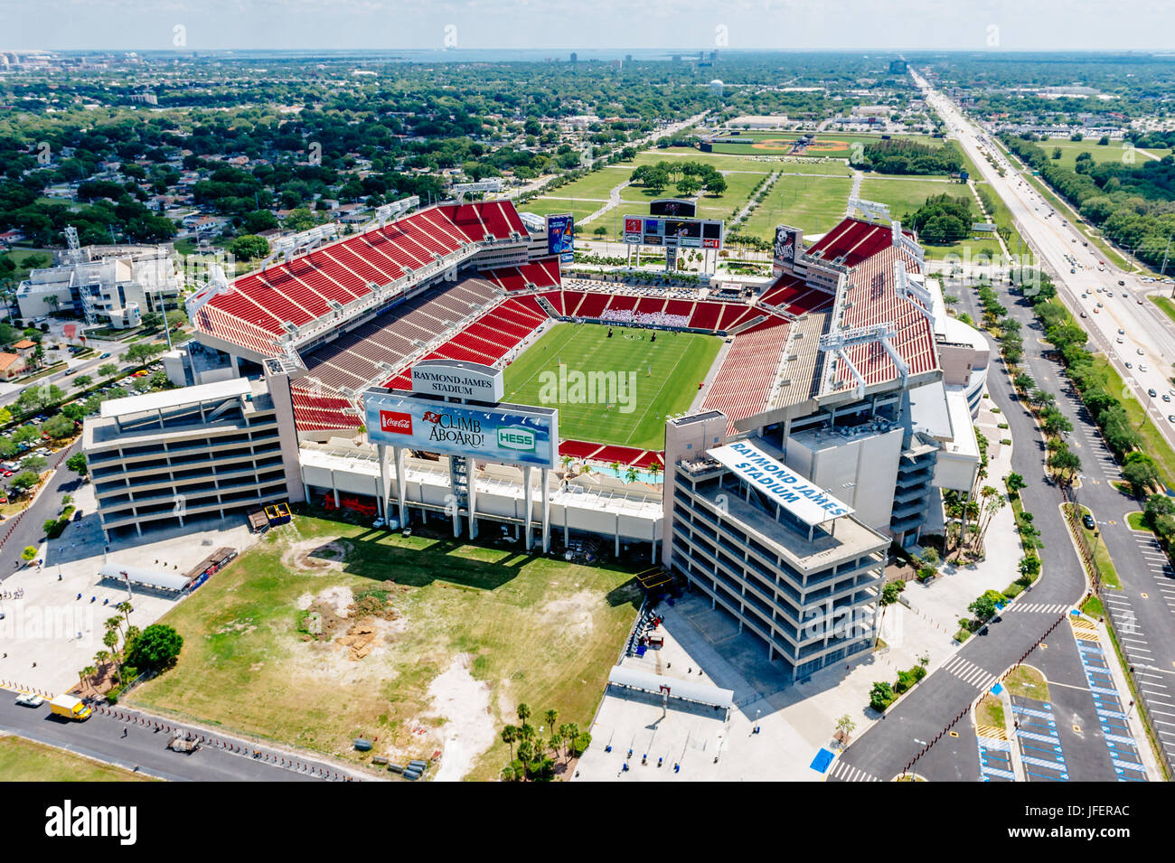 Vista aerea di Raymond James Stadium, Tampa Florida, Stati Uniti d'America, un grande american football Stadium. Foto Stock