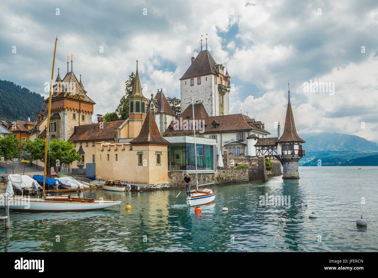 La Svizzera, Oberhofen città sul lago di Thun Foto Stock