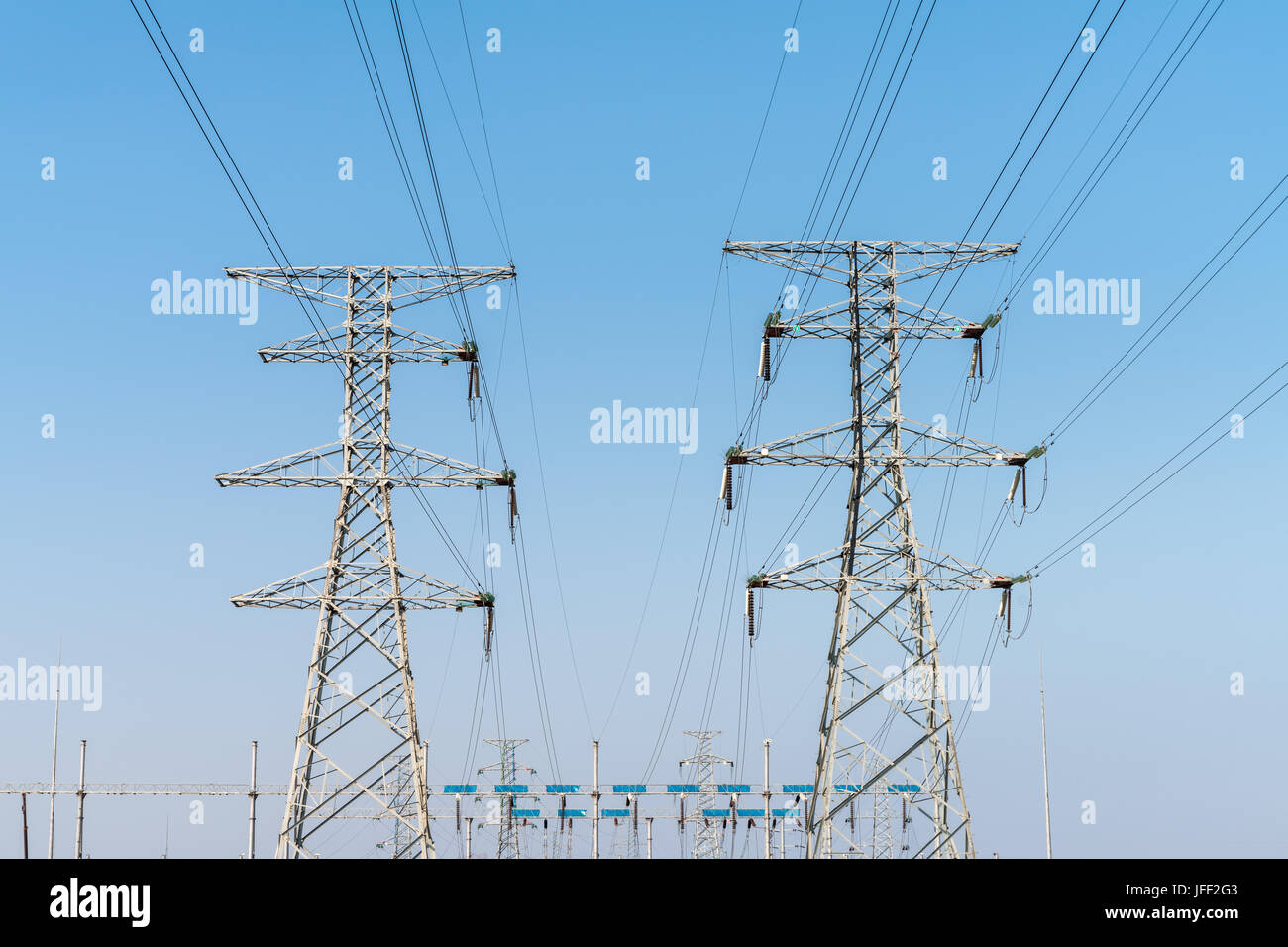 La trasmissione di energia elettrica pilone Foto Stock