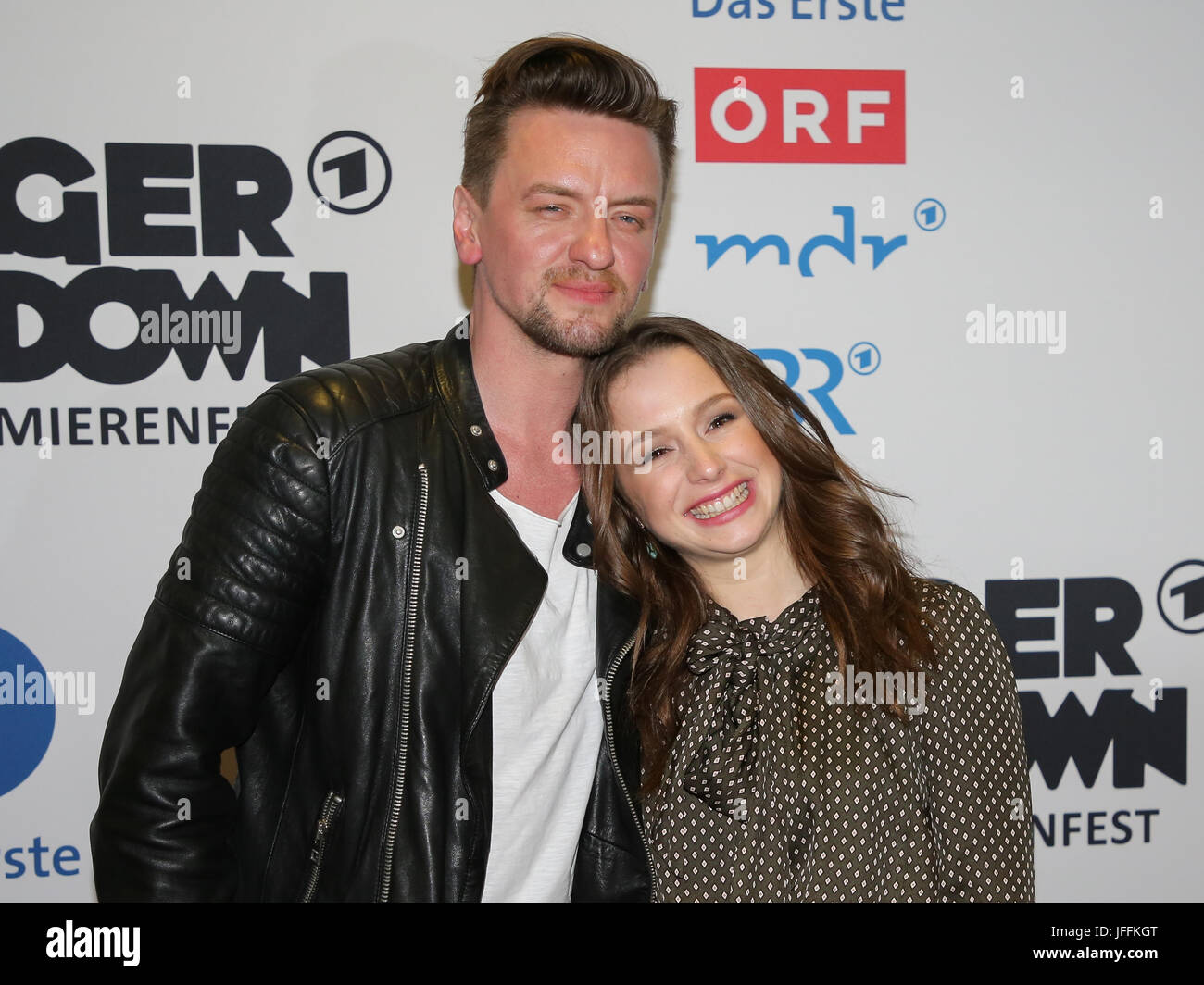 Il cantante Ben Zucker e cantante Oonagh Foto stock - Alamy