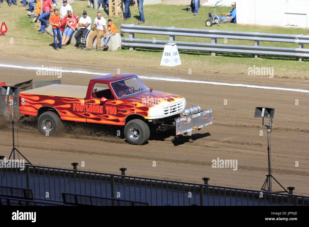 Ford F 350 raccoglitore tirando a tirare in Kansas State Fair Grounds. Foto Stock