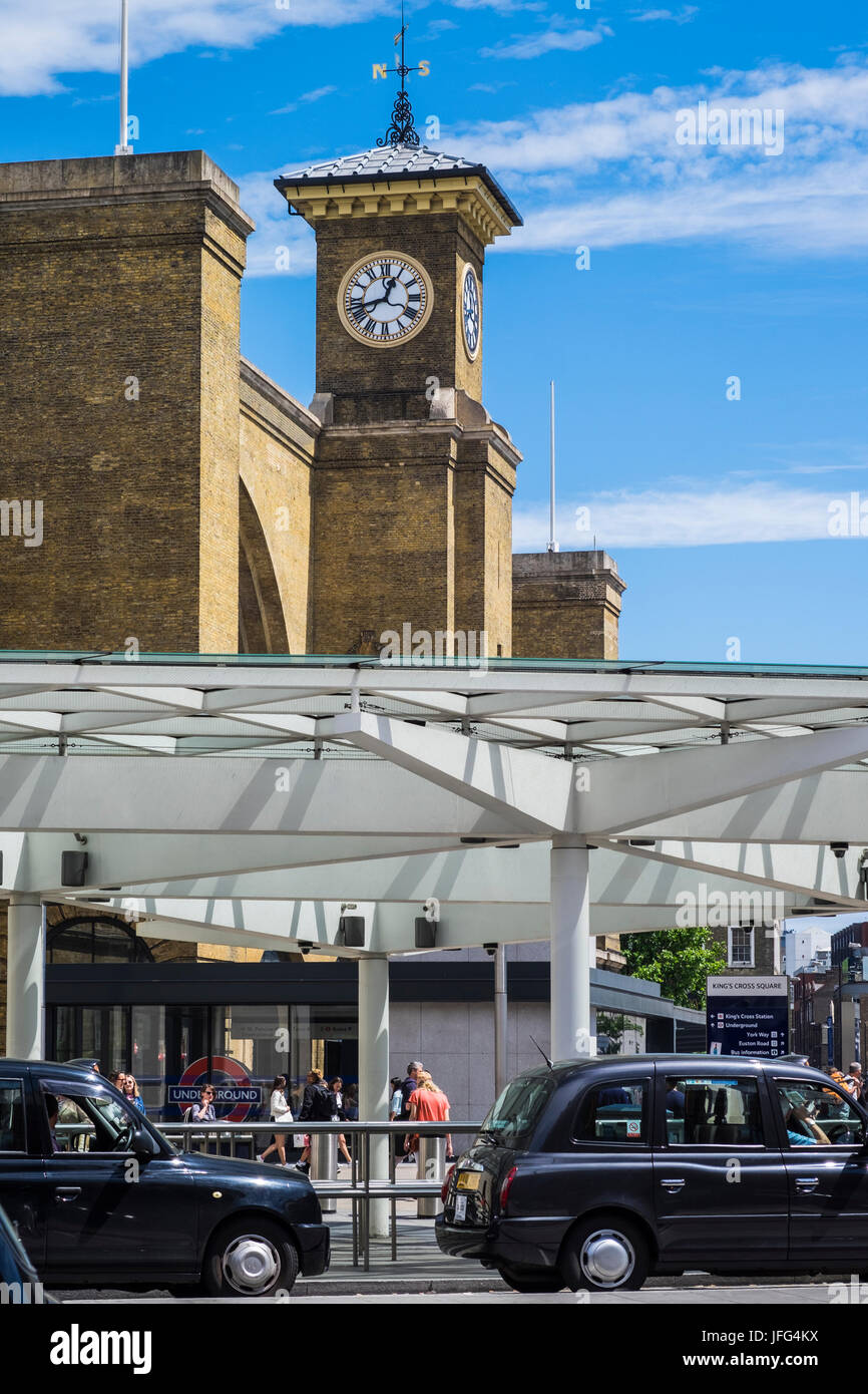 Dalla stazione ferroviaria di King's Cross e Euston Road, London, England, Regno Unito Foto Stock